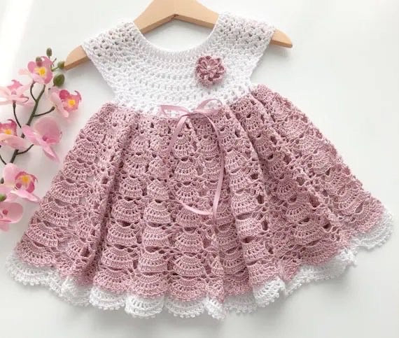Robe Tricotée Bébé Rose et Blanche